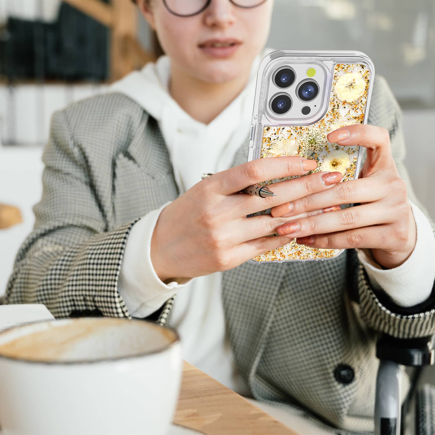 <strong>iPhone13 Pro 金花手機(jī)殼</strong>